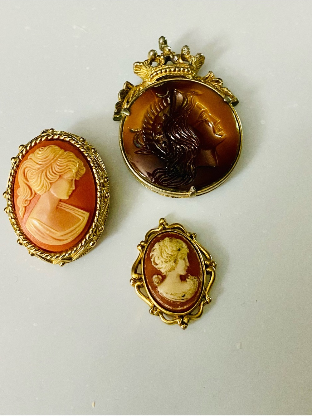 Vintage Cameo Brooch Pin Set in Brown and Peach Tones Stamped SaraCov, Florezn,